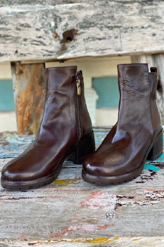 Boots - Dark Brown